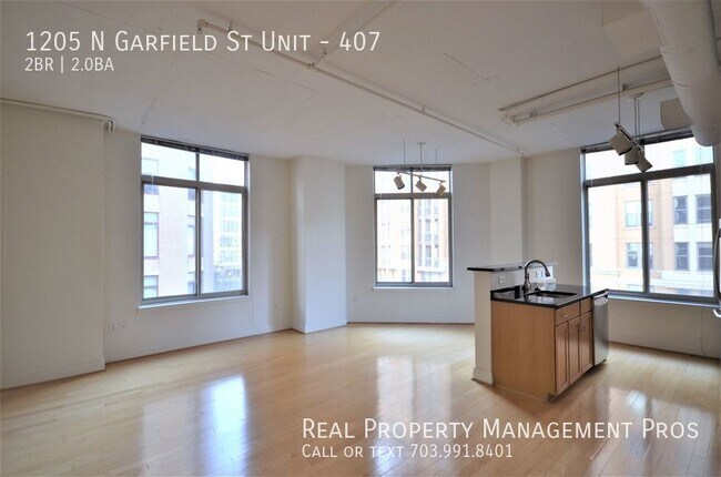 Building Photo - Beutiful, Sun-Drenched Corner Unit- Claren...