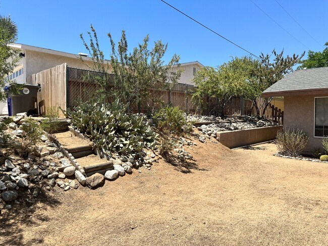 Building Photo - 6830 Conejo Ave