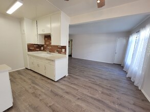 Building Photo - 13531 Wyandotte St