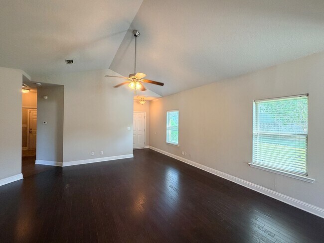 Foto del edificio - 2492 Bentridge Dr W