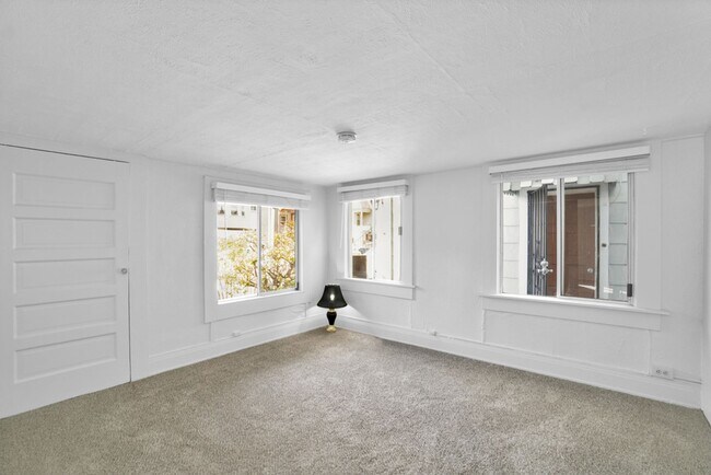 Foto del edificio - 531 Taylor Ave