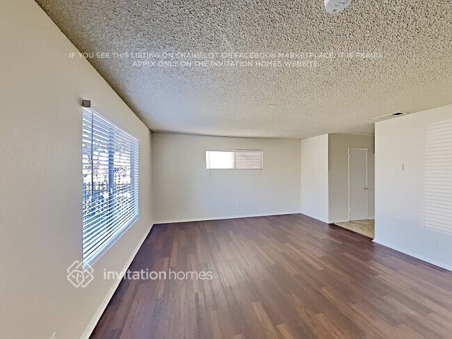 Foto del edificio - 120 E 67th Way