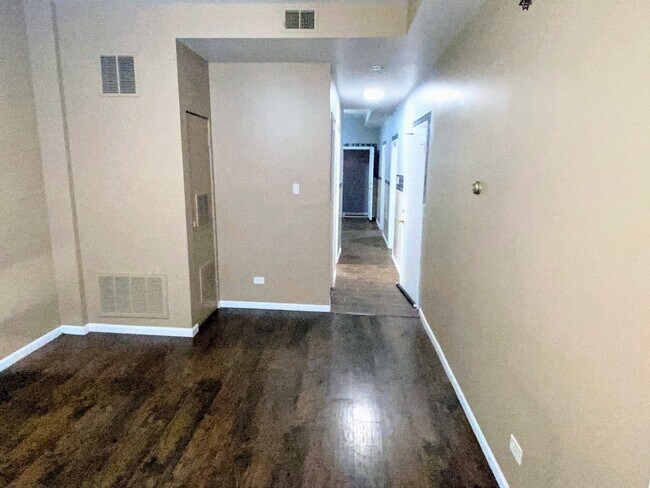 Foto del edificio - 2510 S Sawyer Ave
