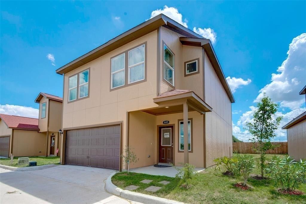 Foto principal - 8707 Beviamo St