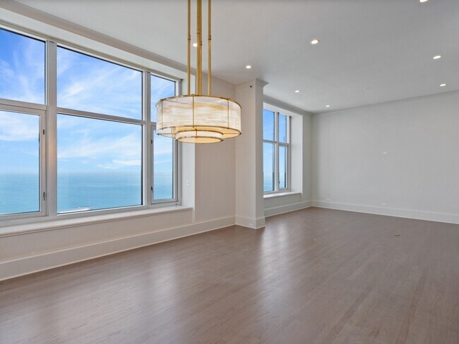 Foto del edificio - 132 E Delaware Pl