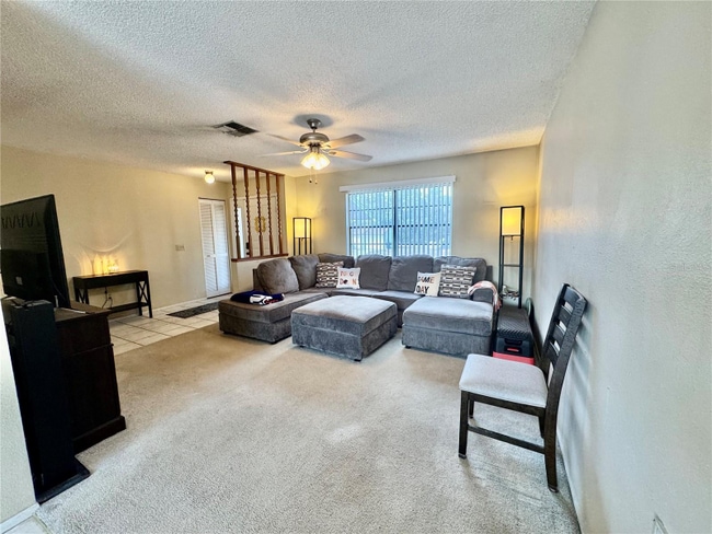 Foto del edificio - 13188 Delbarton St