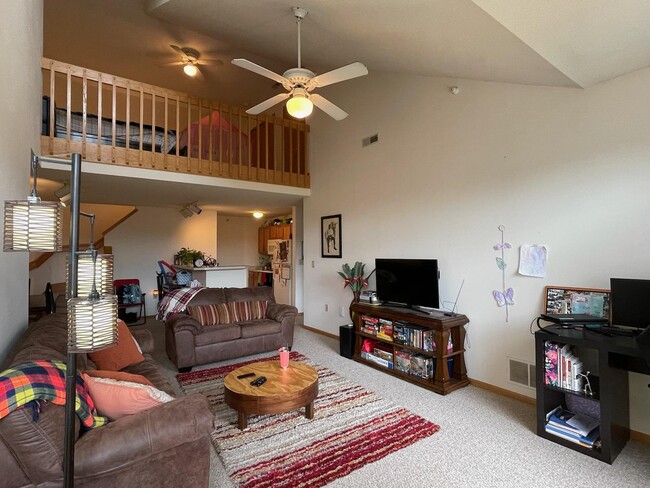 Loft,living kitchen view - 1322 Waldorf Blvd