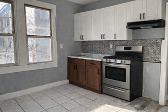 Building Photo - 702-704-704 S 19th St