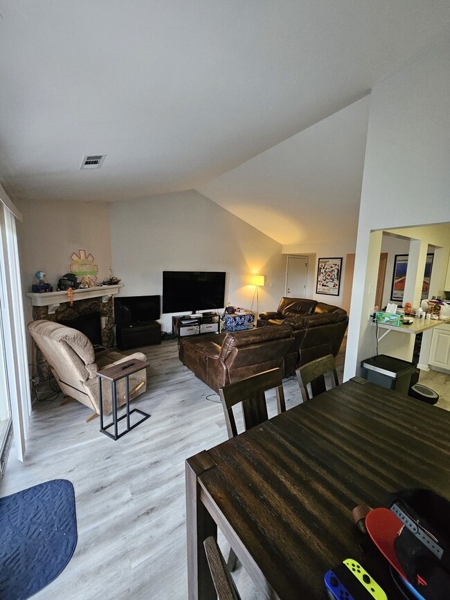 Foto del edificio - 1588 Burr Oak Ct
