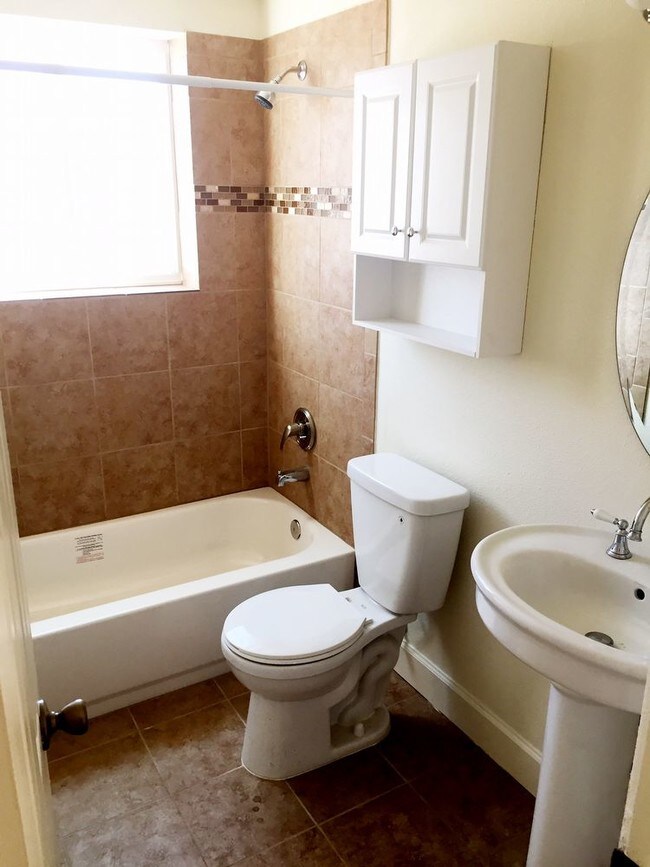 Foto del edificio - Updated 2 Bedroom in Aurora - MUST SEE
