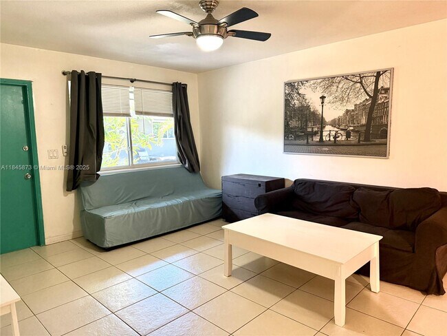 Foto del edificio - 1104 N 17th Ct