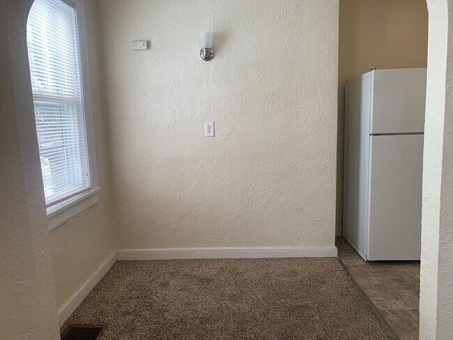 Foto del edificio - 2317 W Kellogg Ave