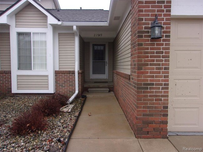 Building Photo - 21749 Lincoln Dr