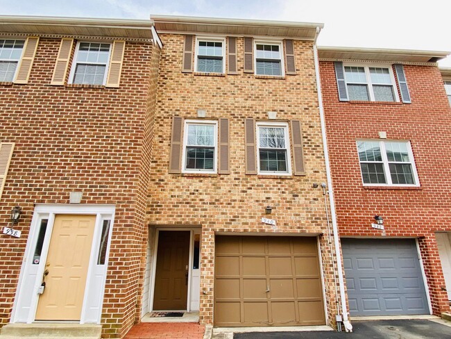 Building Photo - 940 S Rolfe St