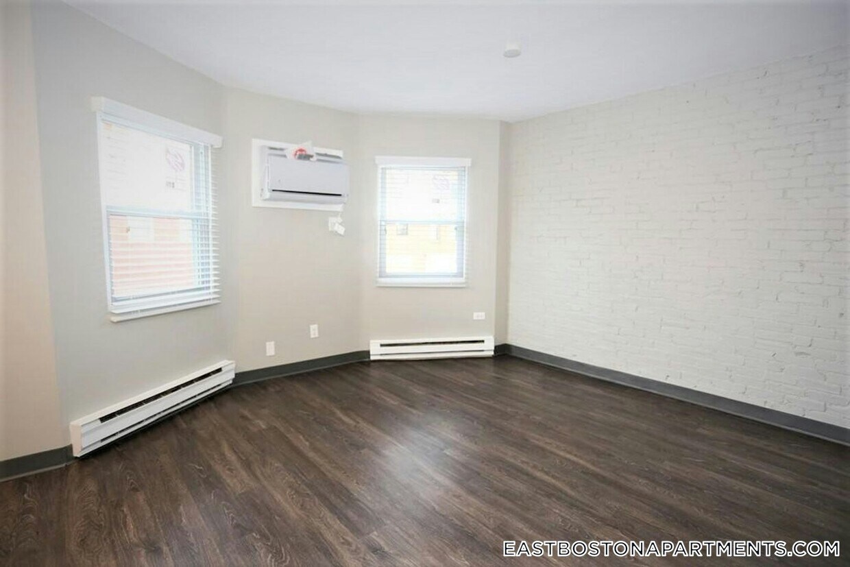 Primary Photo - 300 Meridian St