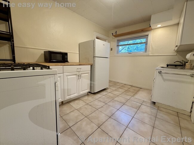 Photo - 17 Bay St Unit #2L Apartment