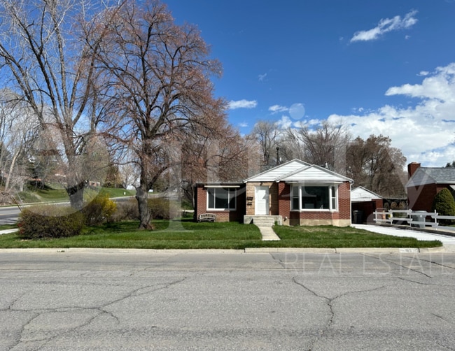 Building Photo - 105 E 500 N