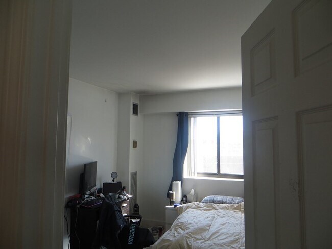 Building Photo - 15 N Beacon St