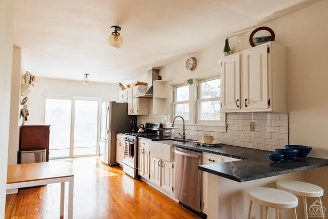 Building Photo - 422 County Rte 9