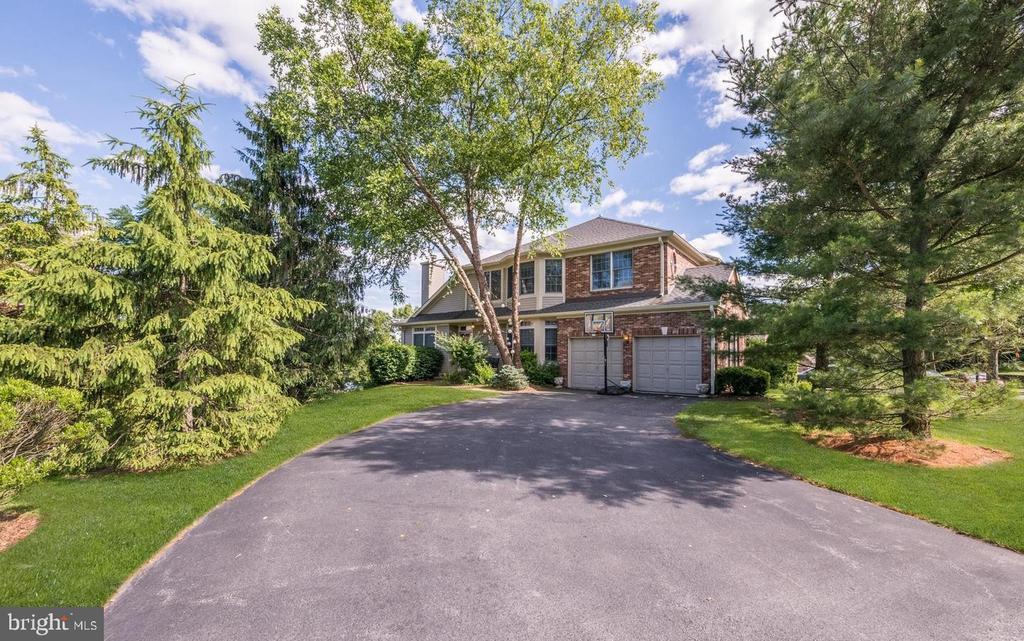 Primary Photo - 32 Wilkinson Way