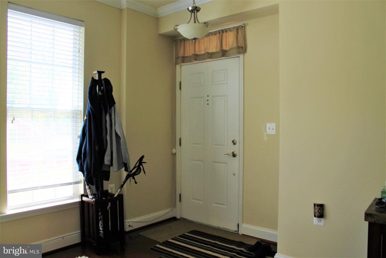 Foto principal - 7684 Maple Lawn Blvd