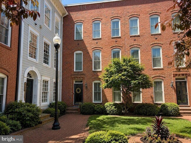 Foto del edificio - 1824 Potomac Greens Dr
