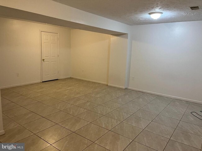 Foto del edificio - 14684 Cloverdale Rd