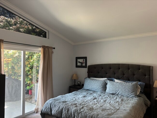 Building Photo - 252 Novina Pl
