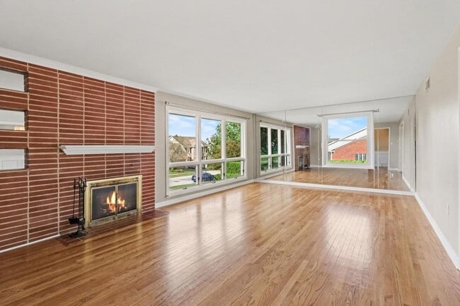 Building Photo - 831 Limekiln Rd