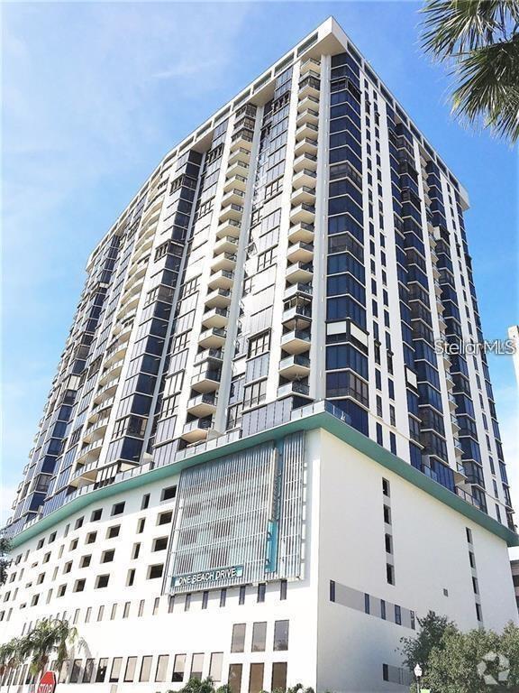 Building Photo - 1 Beach Dr SE