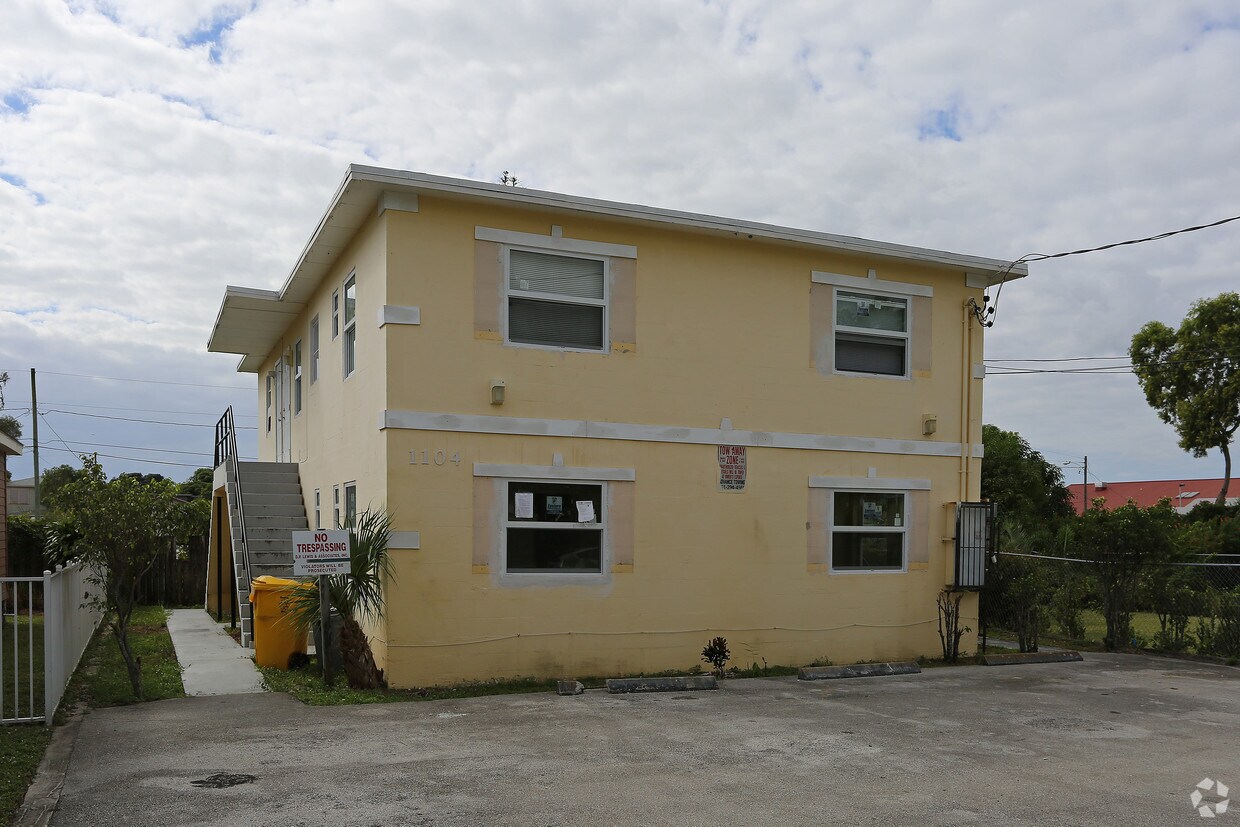 Primary Photo - 1104 19 St