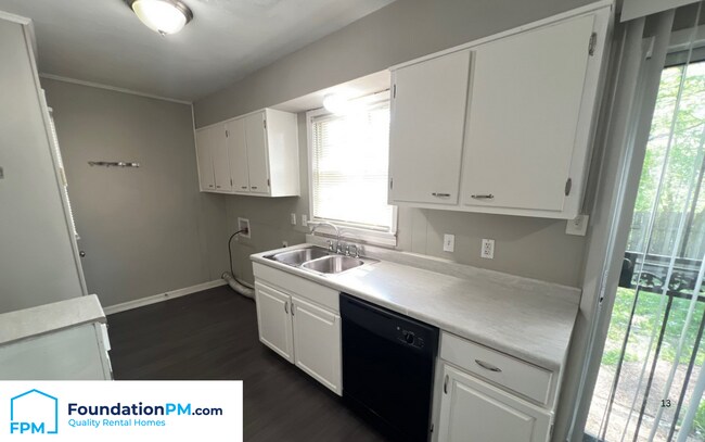 Building Photo - 3503 W Deerwood Ave