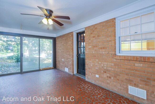 Foto del edificio - 3 br, 2 bath House - 608 Candlewood Drive