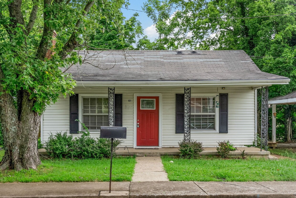 Primary Photo - 631 Ernest St