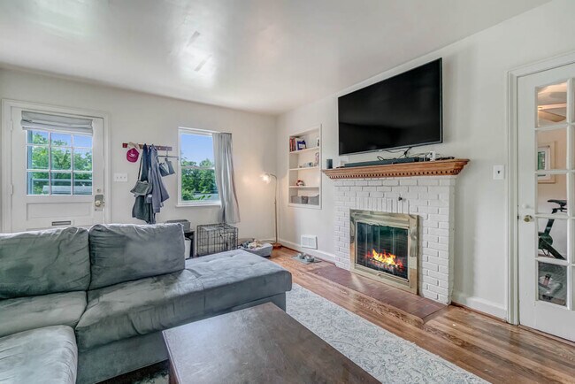 Building Photo - 1403 N Roosevelt St