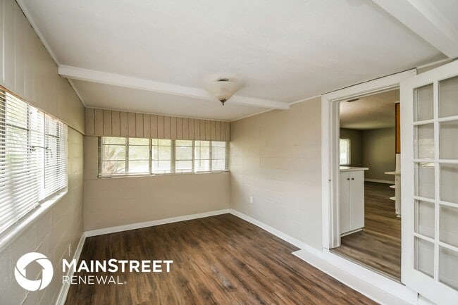 Building Photo - 4585 Palmer Ave