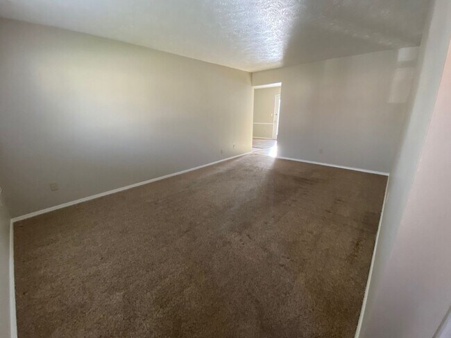 Foto del edificio - Beautiful 3 bed 1.5 bath home in Westfield