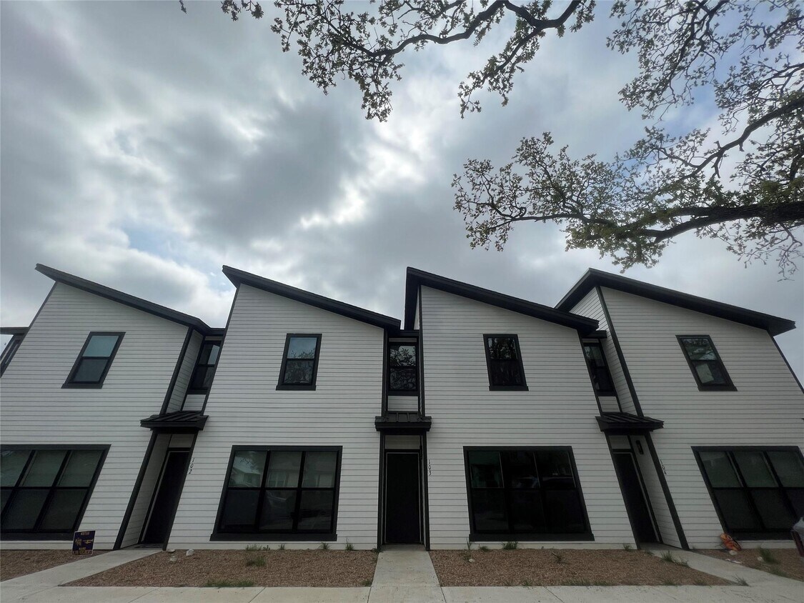 794 W Pecan St Unit 101, Stephenville, TX 76401 Room for Rent in Stephenville, TX