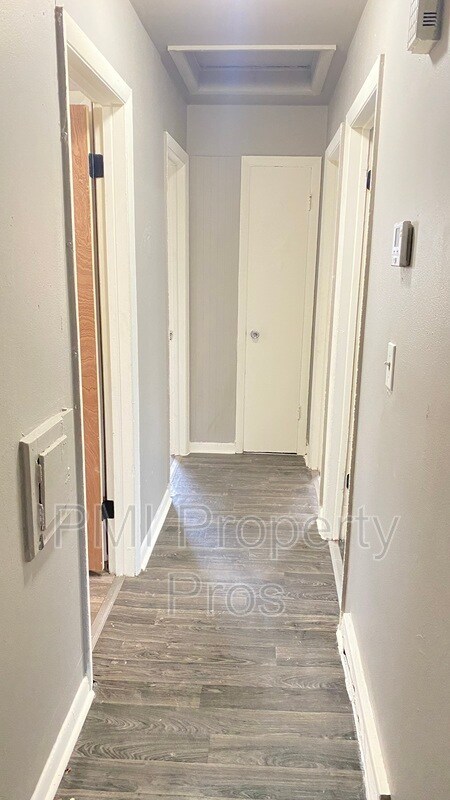 Foto del edificio - 1015 W Keefe Ave