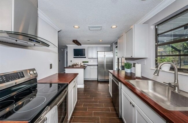 Foto del edificio - 3006 Cinnamon Blvd