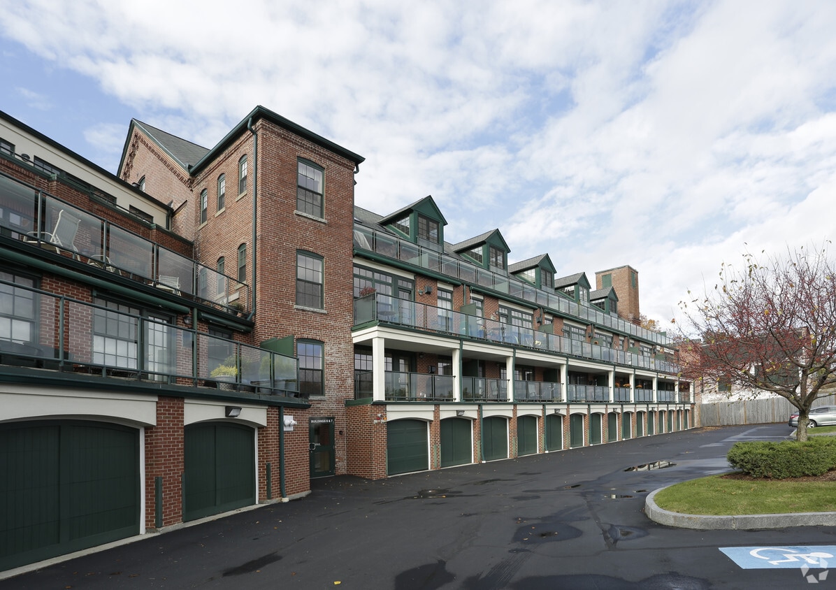 Hatter's Point Phase II Apartments Amesbury, MA