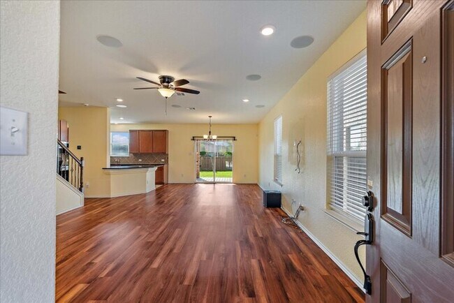 Foto del edificio - 17409 Crazy Arm Rd