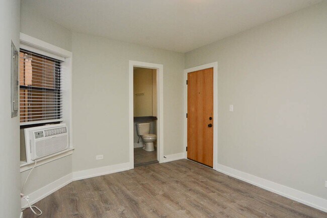 Foto del edificio - 533 W Belden Ave