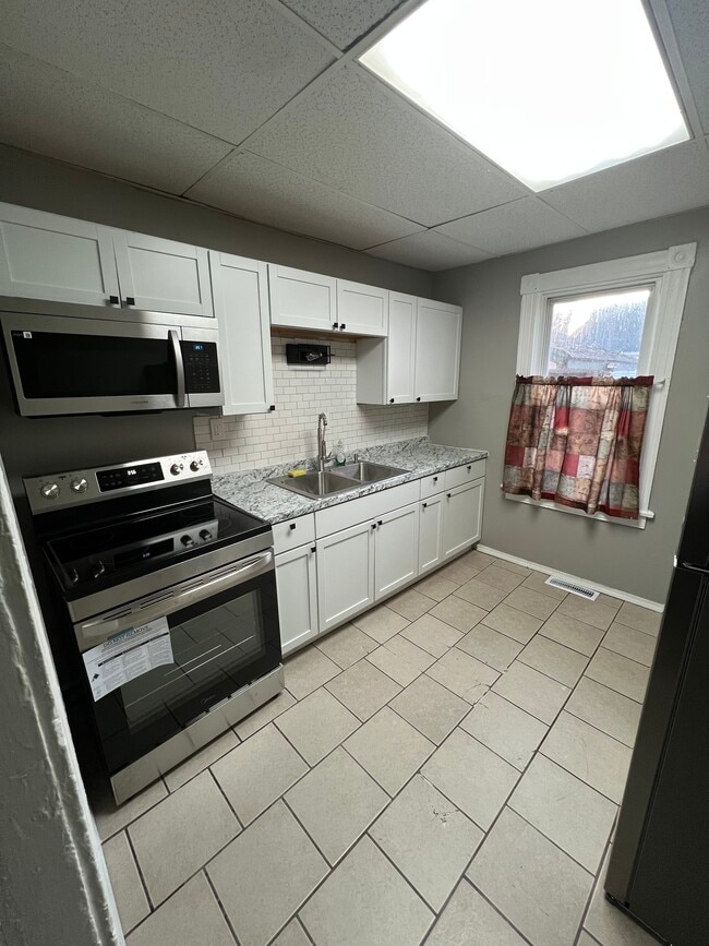 Building Photo - 101 Superior St