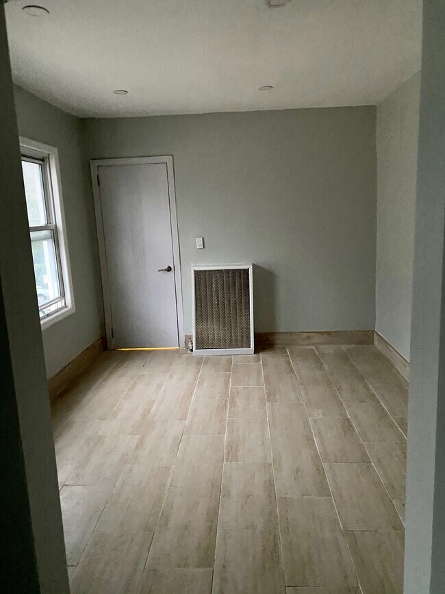 Foto del edificio - 2529 E 13th St