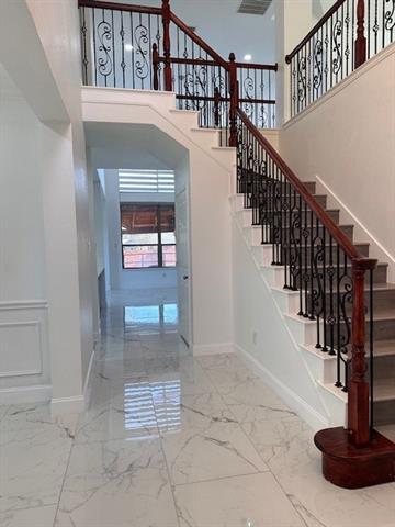 Building Photo - 1060 Valley Vista Dr