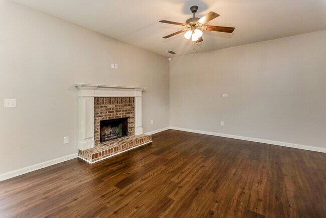 Building Photo - 21 Carriage Hills Dr