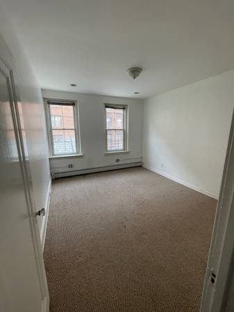 Foto principal - 6841 Clyde St