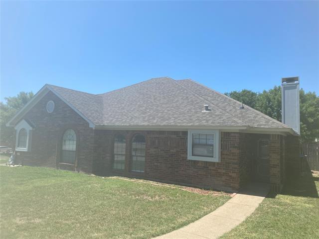 Foto del edificio - 10303 Lone Pine Ln