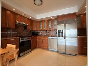 Building Photo - 2101 S Ocean Dr